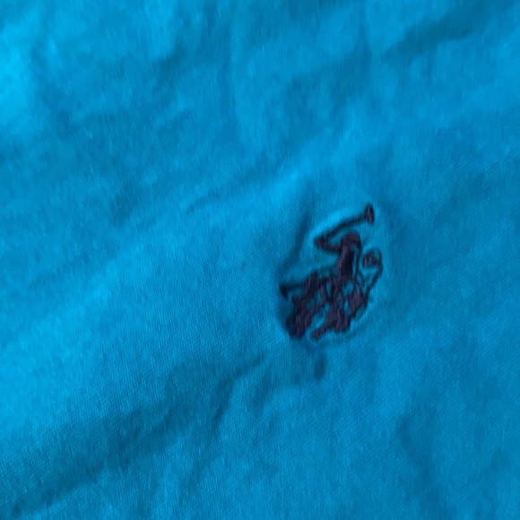 Men’s Small V-neck - Picture 3 of 7